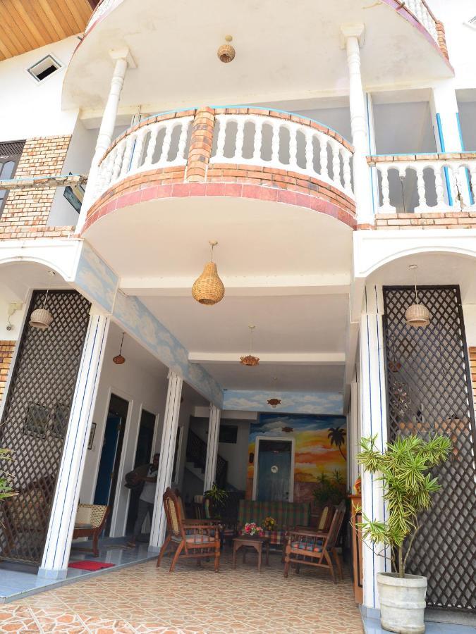 Hotel Happy Tuna Hikkaduwa Luaran gambar