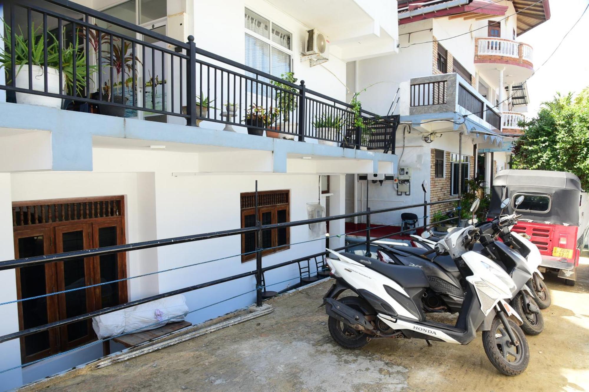 Hotel Happy Tuna Hikkaduwa Luaran gambar