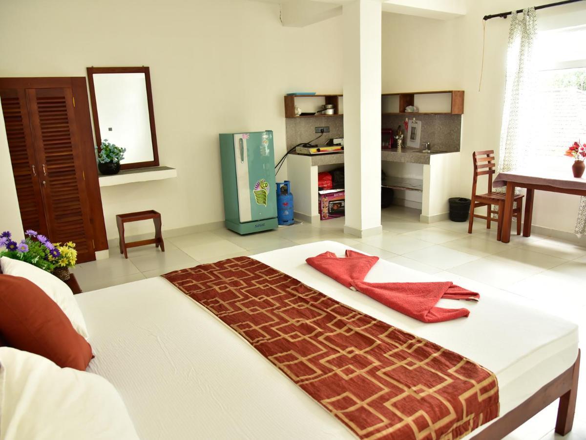 Hotel Happy Tuna Hikkaduwa Luaran gambar