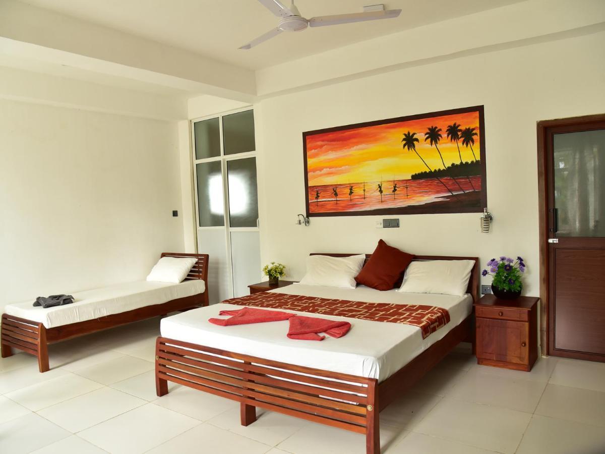 Hotel Happy Tuna Hikkaduwa Luaran gambar